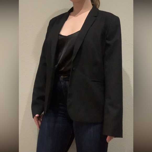 Banana Republic Black Blazer - Size 12 - Picture 3 of 4
